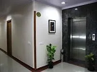 ホテル Oyo Premium Sector 14 Delhi Road グルガウン