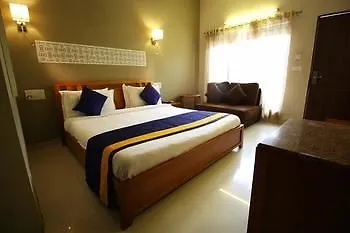 ホテル Oyo Premium Sector 14 Delhi Road グルガウン