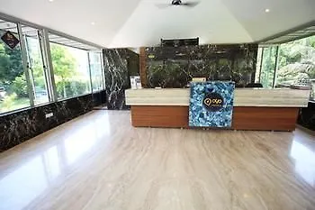 ホテル Oyo Premium Sector 14 Delhi Road グルガウン